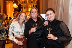 166_Momenttom.com_2023_TOM11575